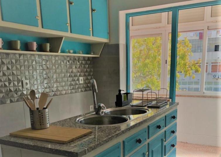 Ateliersurf29 Guest House Almada Luaran gambar